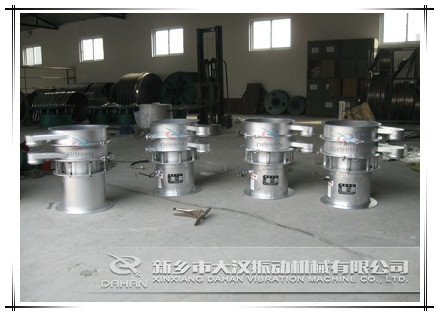 小型振動(dòng)篩生產(chǎn)車間 小型振動(dòng)篩生產(chǎn)車間